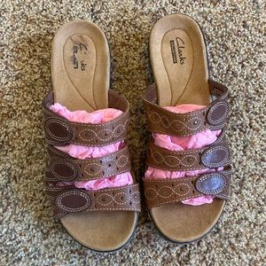 Clarks size 7 Sandals